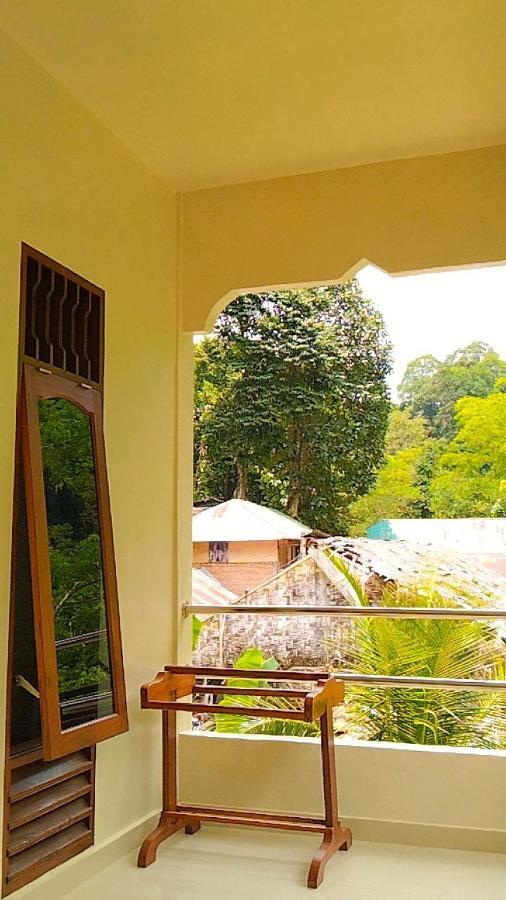 Raja Guest House - Jungle Trekking & Tours Bukit Lawang Sumatra Exterior foto