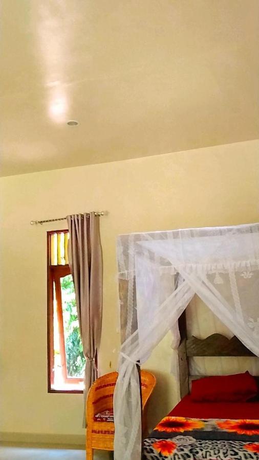 Raja Guest House - Jungle Trekking & Tours Bukit Lawang Sumatra Exterior foto